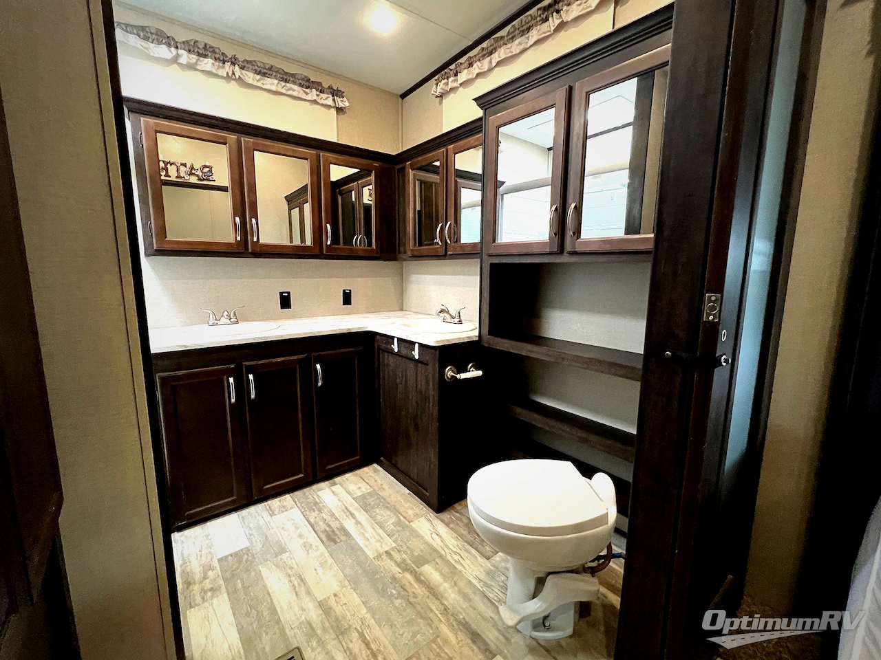 2020 Coachmen Brookstone 344FL Photo 23