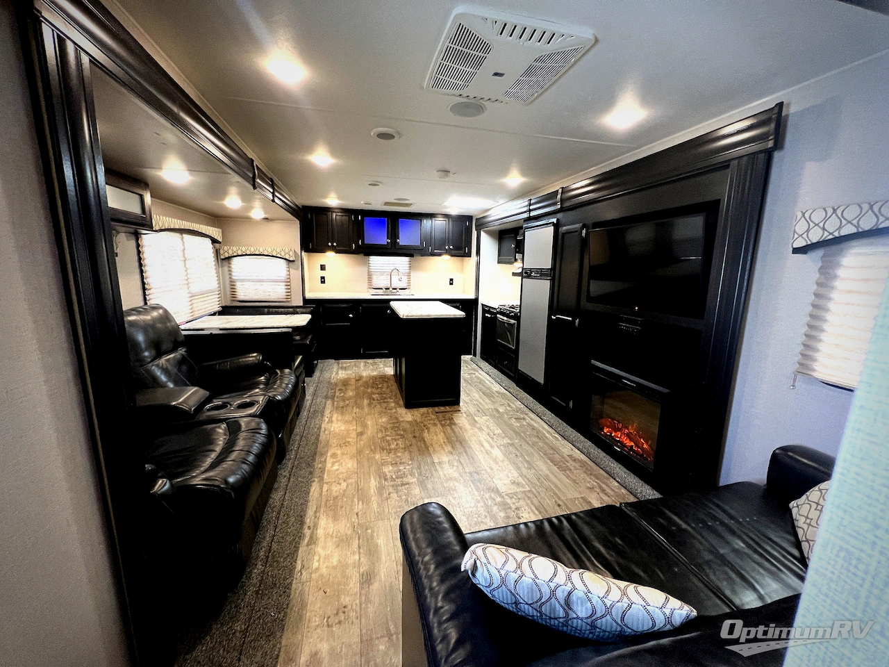 2018 Venture SportTrek 312VRK Photo 5