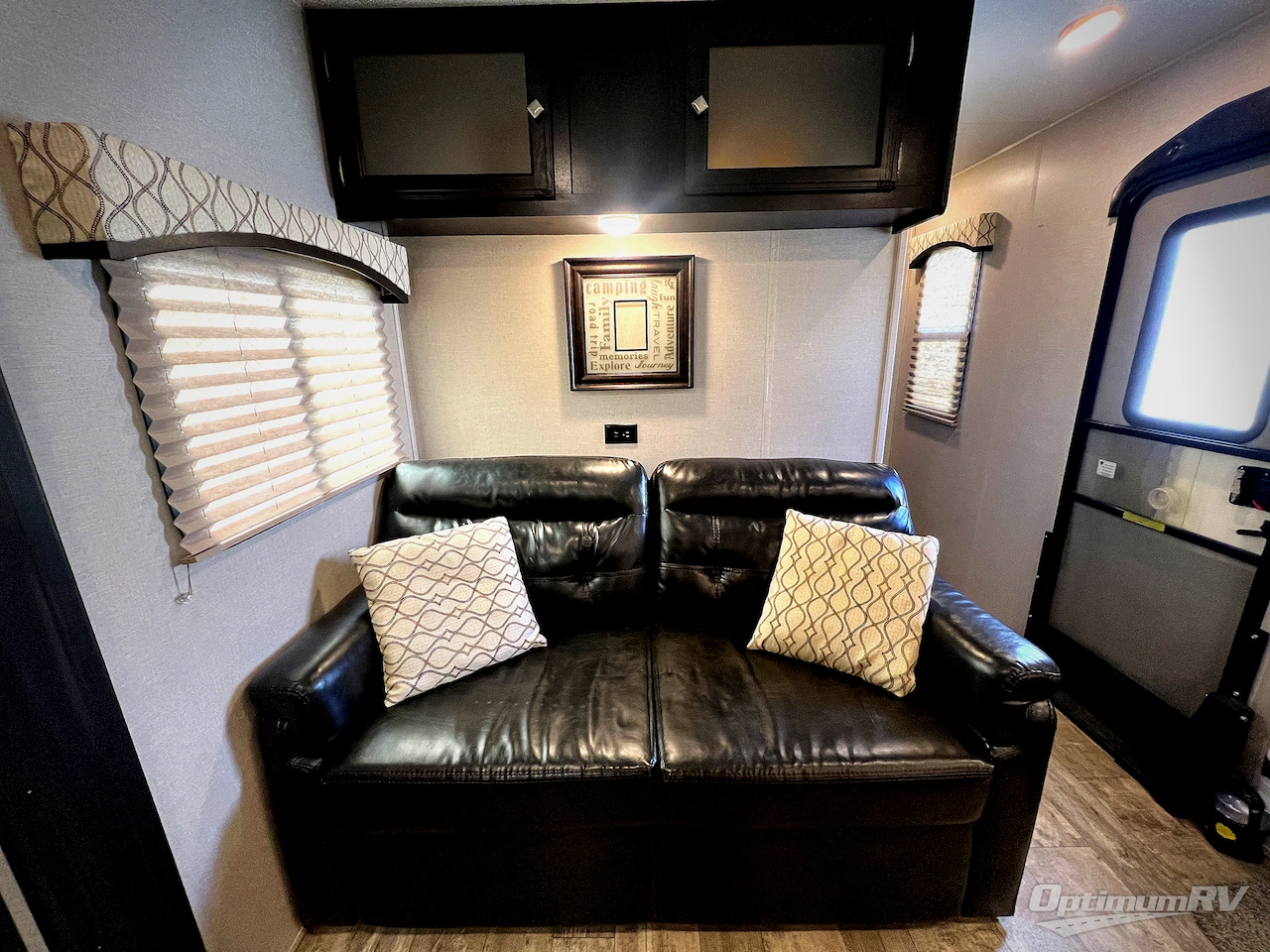 2018 Venture SportTrek 312VRK Photo 10