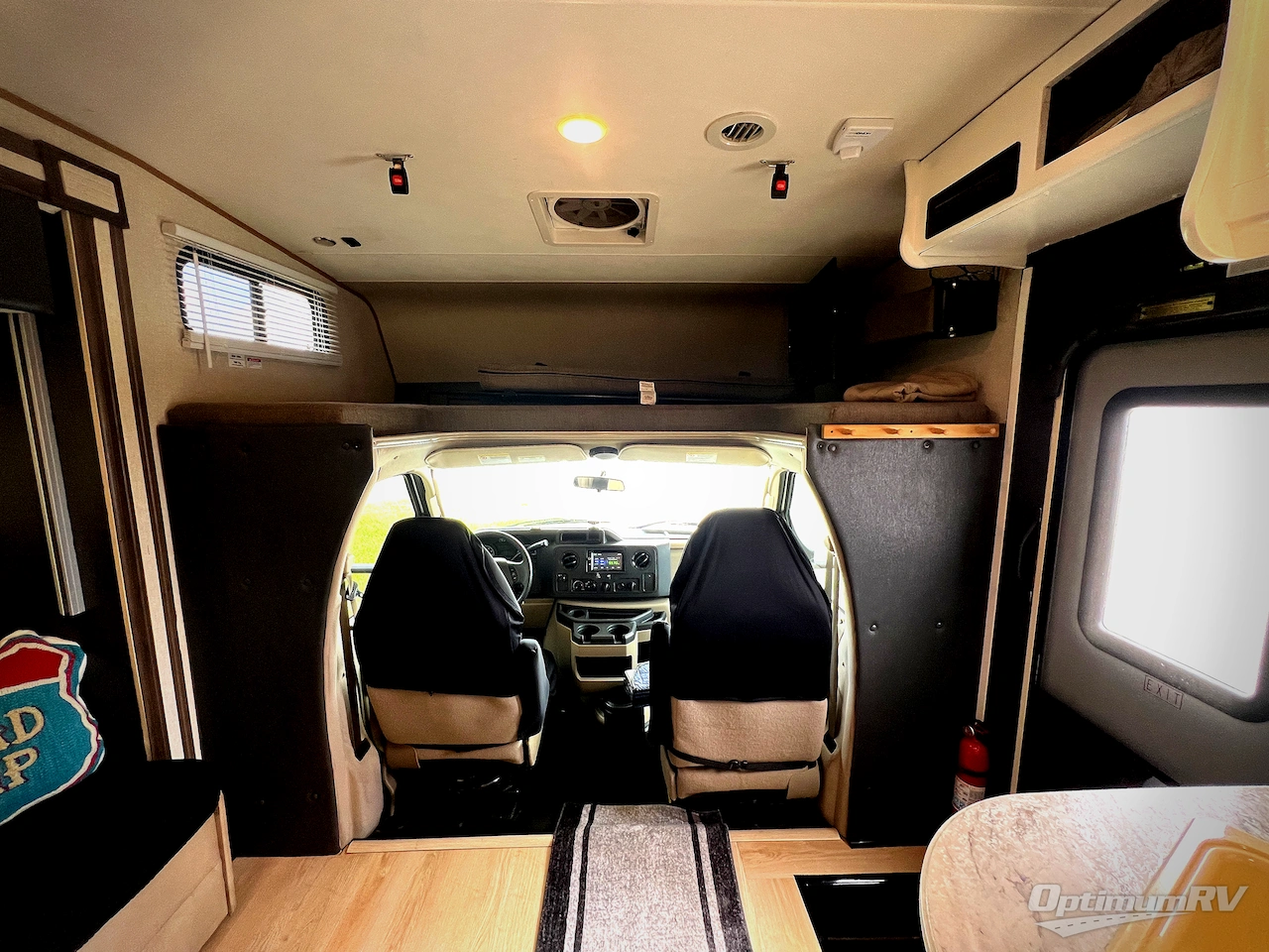 2018 Coachmen Freelander 28BH Ford 450 Photo 7