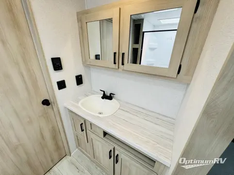 2025 East To West Della Terra 312BH RV Photo 4