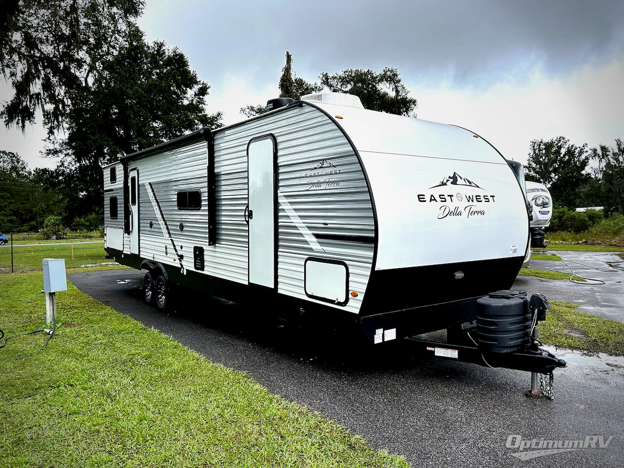 2025 East To West Della Terra 312BH Photo 1