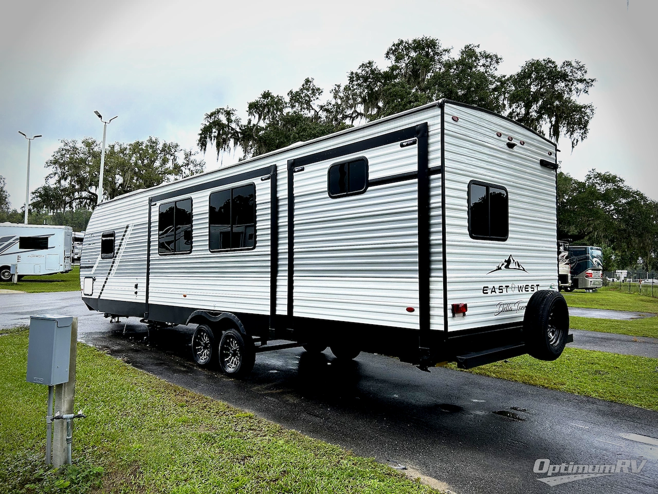 2025 East To West Della Terra 312BH Photo 3