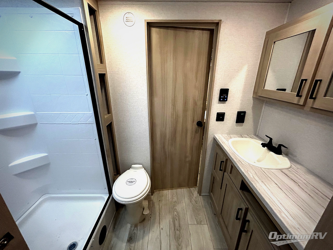 2025 East To West Della Terra 312BH Photo 7