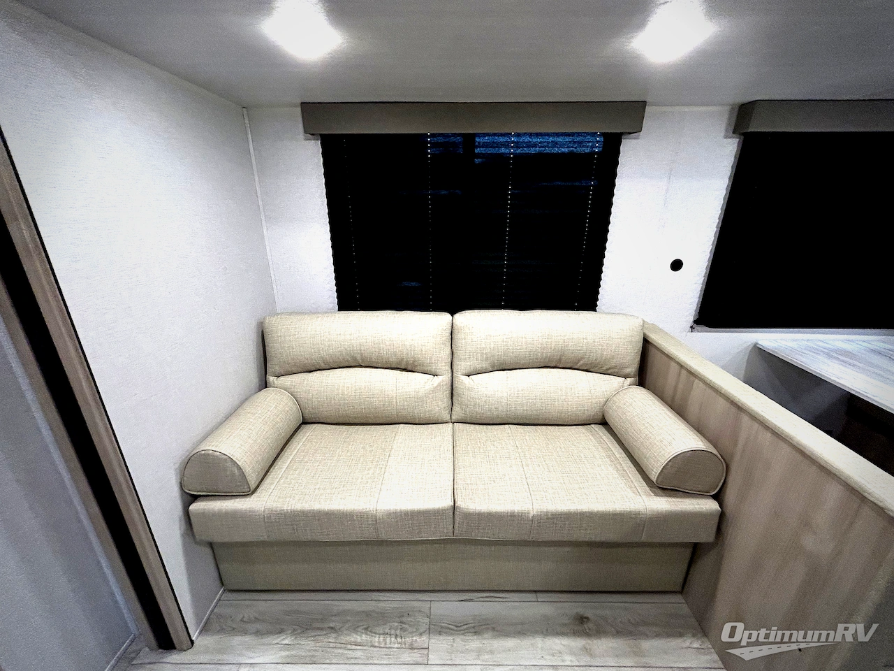 2025 East To West Della Terra 312BH Photo 12