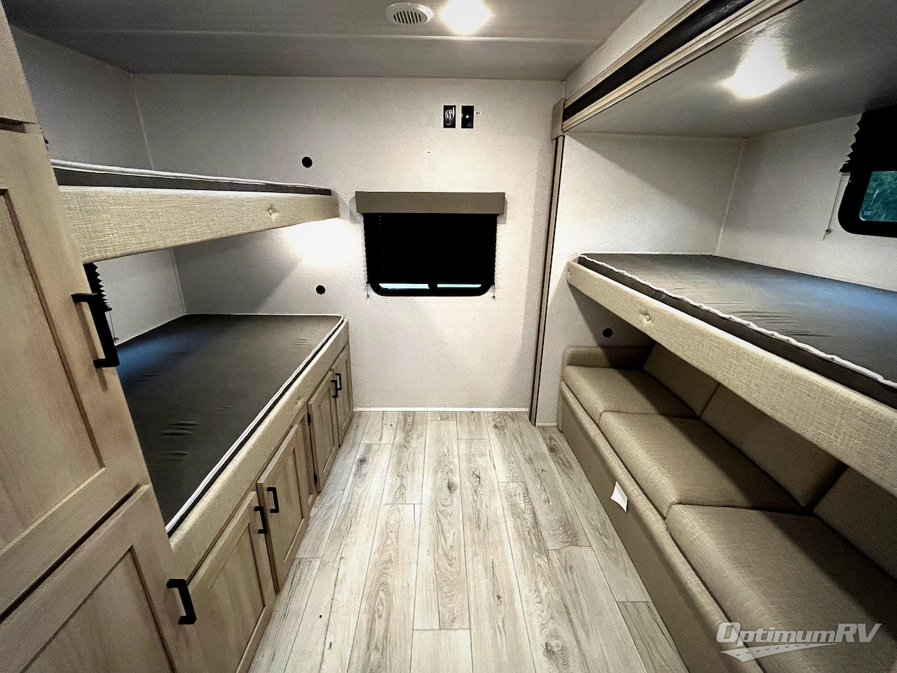 2025 East To West Della Terra 312BH Photo 14