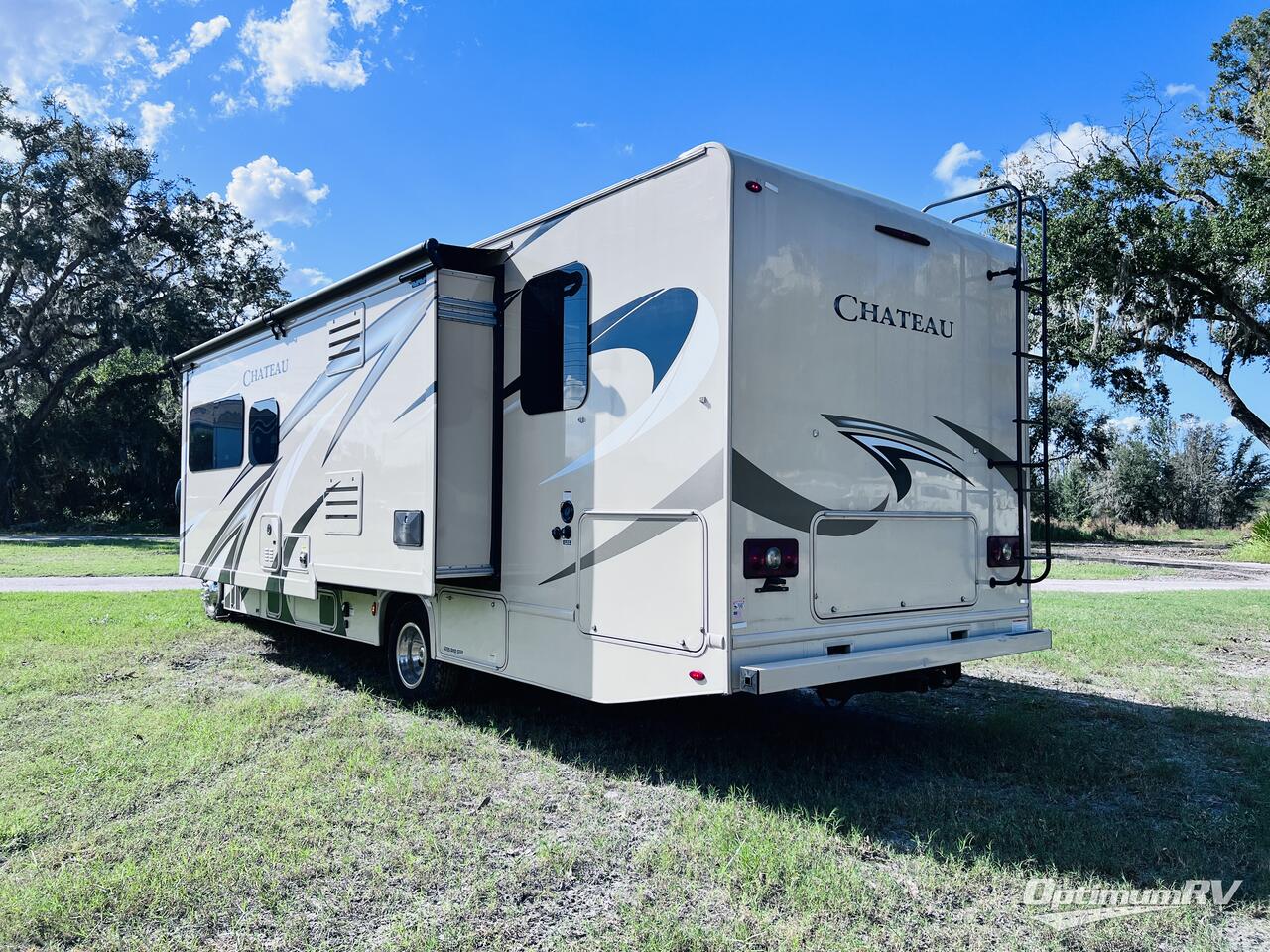 2019 Thor Chateau 31Y Photo 3