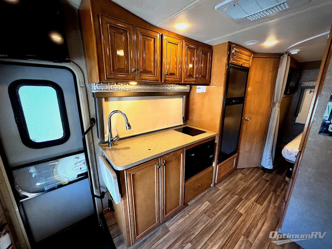 2018 Thor Synergy SD24 Photo 13