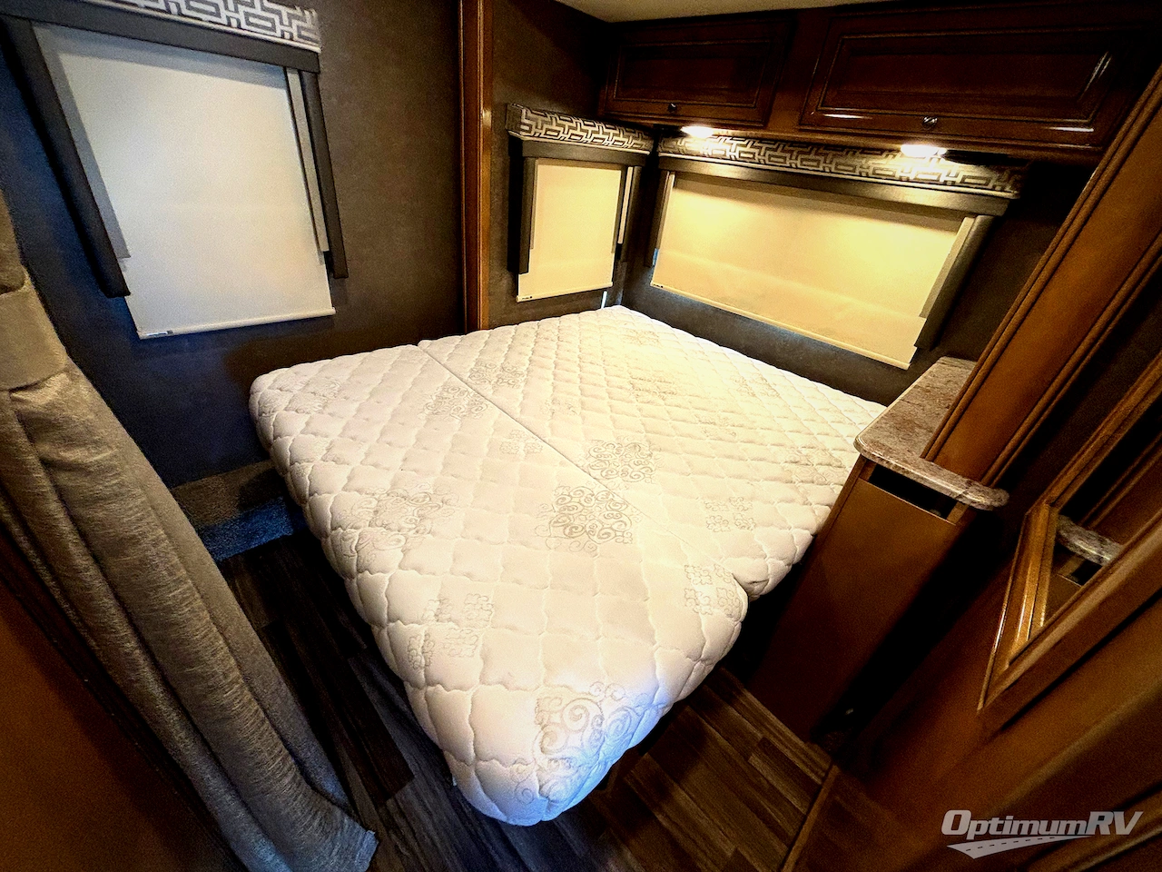 2018 Thor Synergy SD24 Photo 17