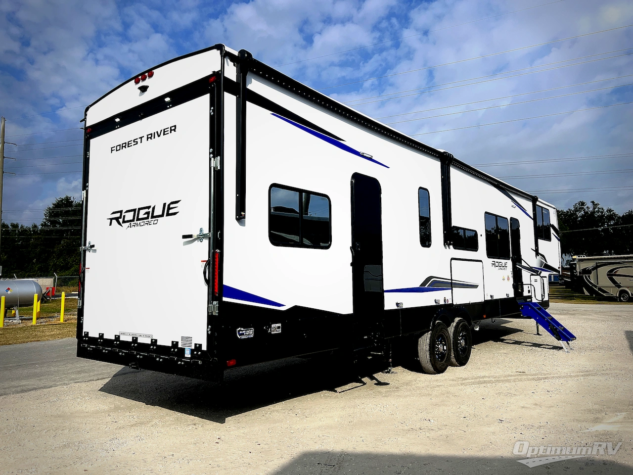 2026 Forest River Vengeance Rogue Armored 4015 Photo 3