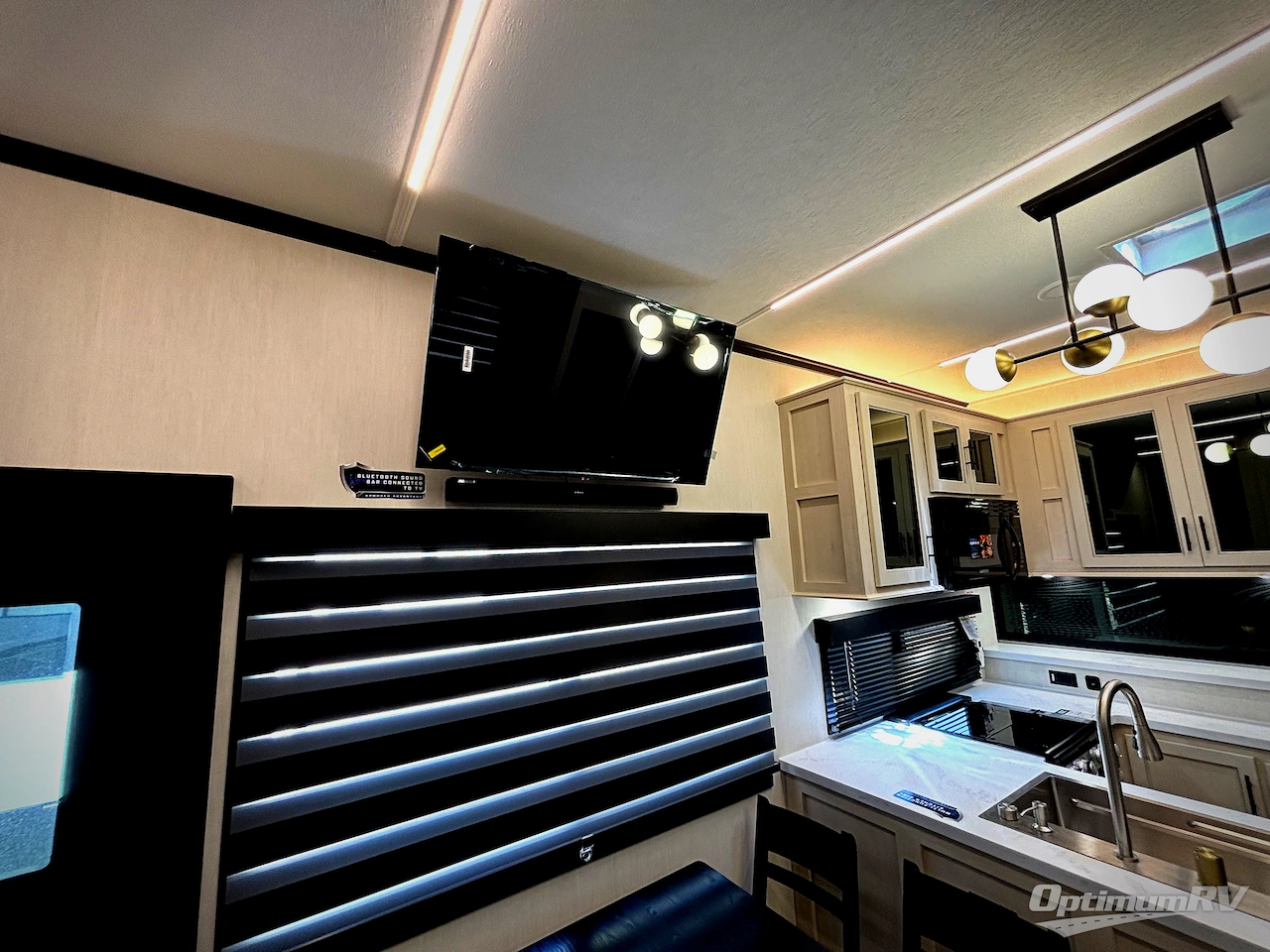 2026 Forest River Cherokee Rogue Armored 4015 Photo 15