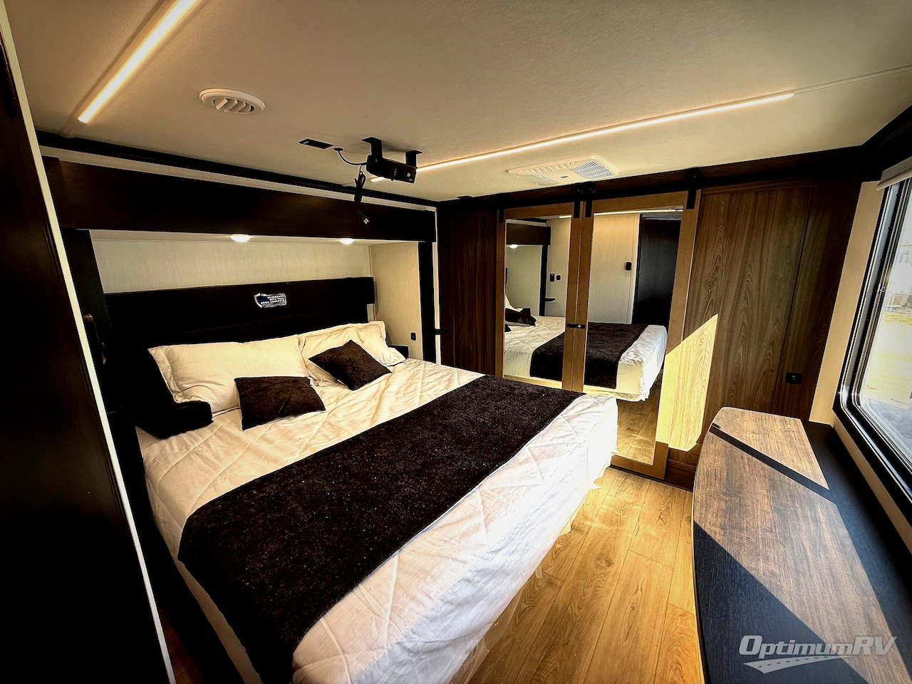 2026 Forest River Cherokee Rogue Armored 4015 Photo 21