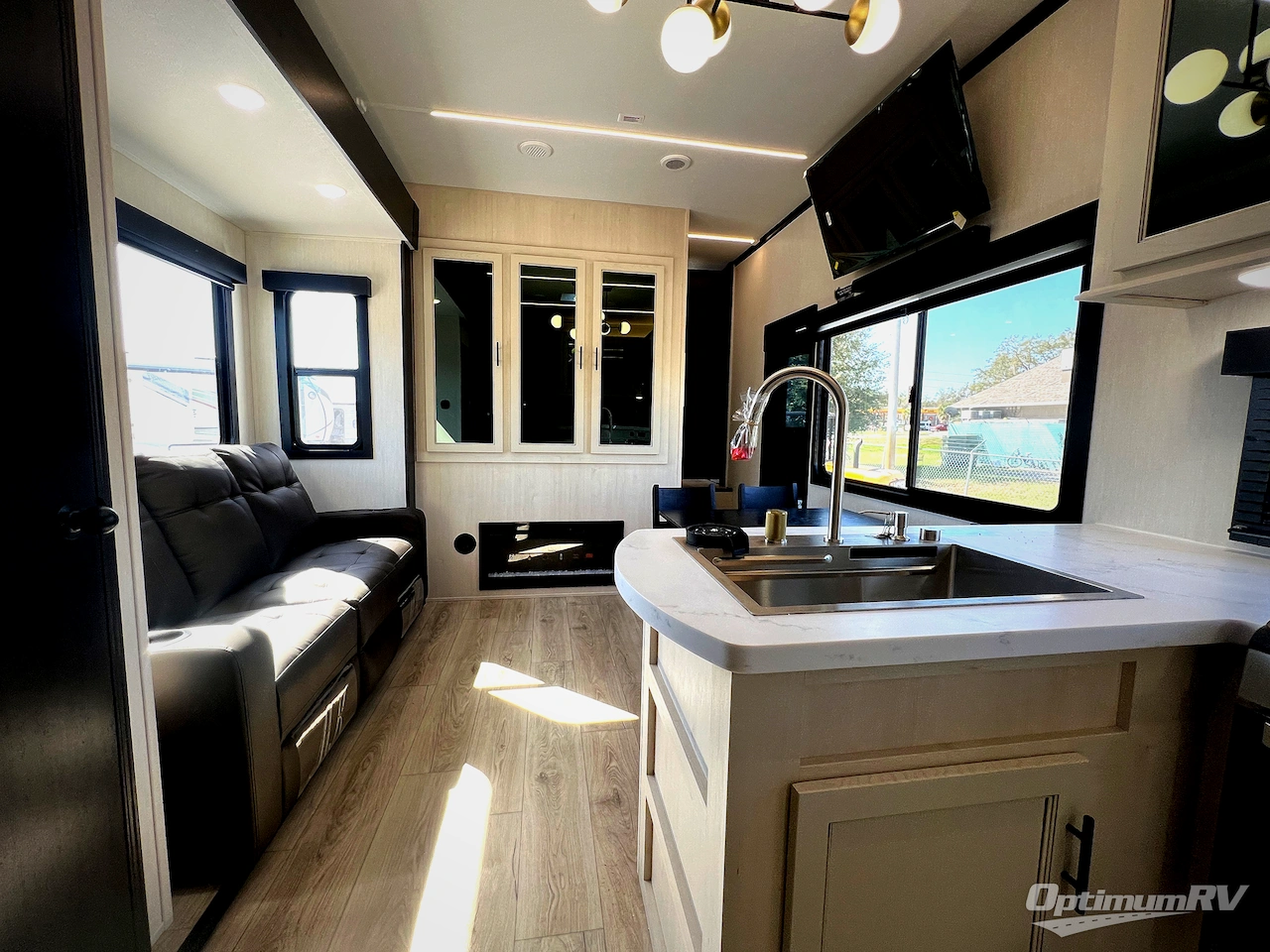 2026 Forest River Cherokee Rogue Armored 4015 Photo 5