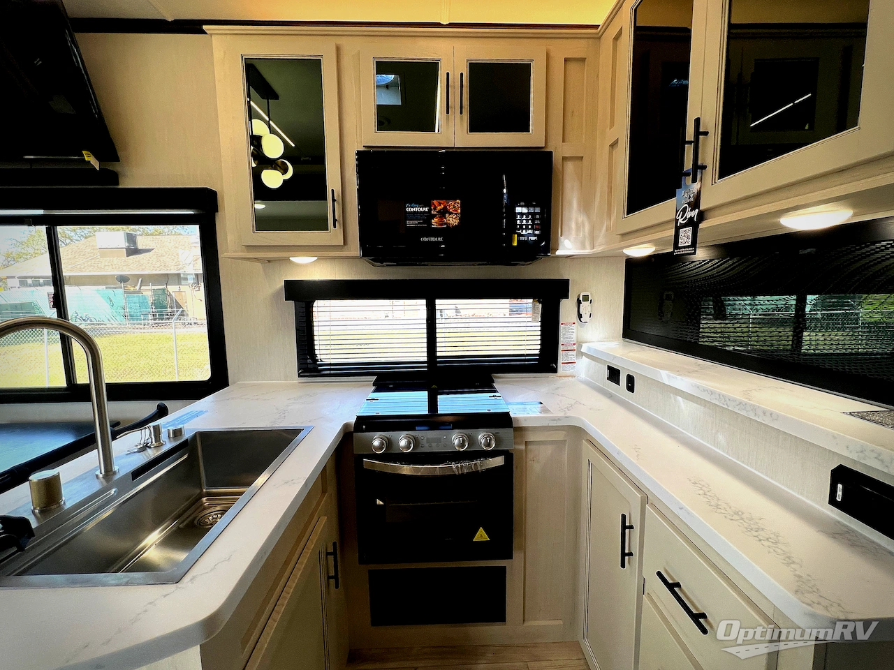 2026 Forest River Cherokee Rogue Armored 4015 Photo 10