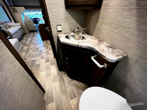 2022 Thor Chateau 27R RV Photo 4