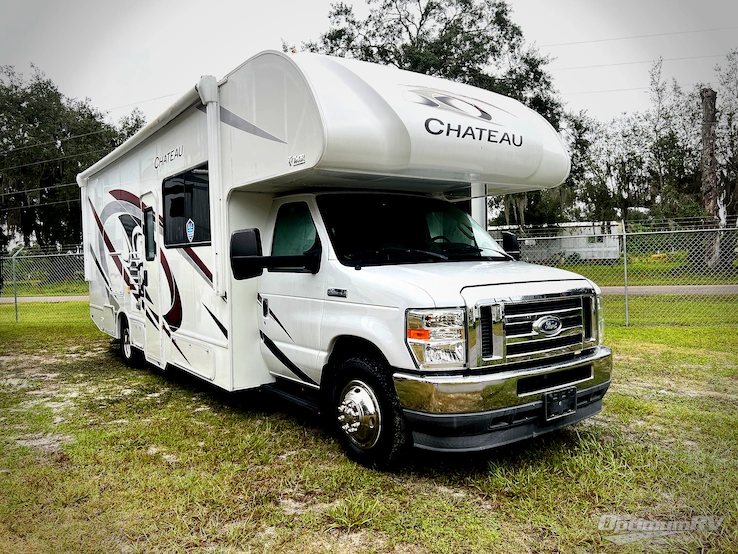 2022 Thor Chateau 27R RV Photo 1