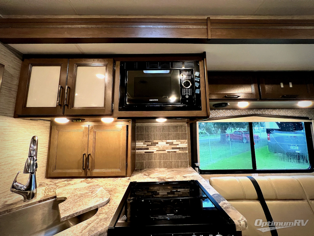 2022 Thor Chateau 27R Photo 14