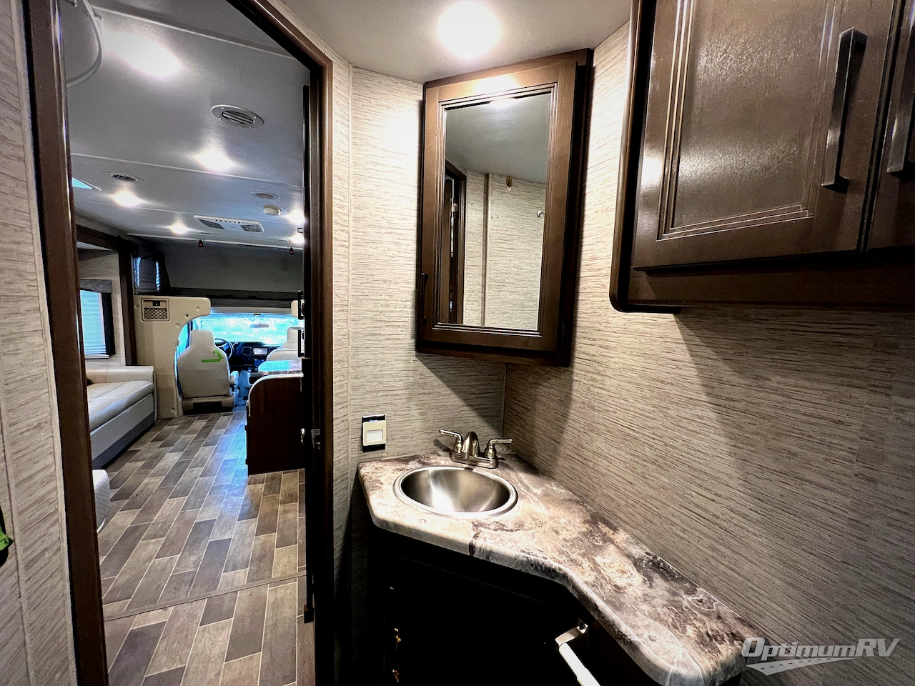 2022 Thor Chateau 27R Photo 20