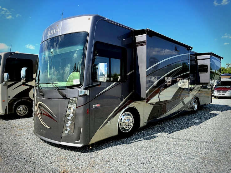 2017 Thor Aria 3601 RV Photo 1
