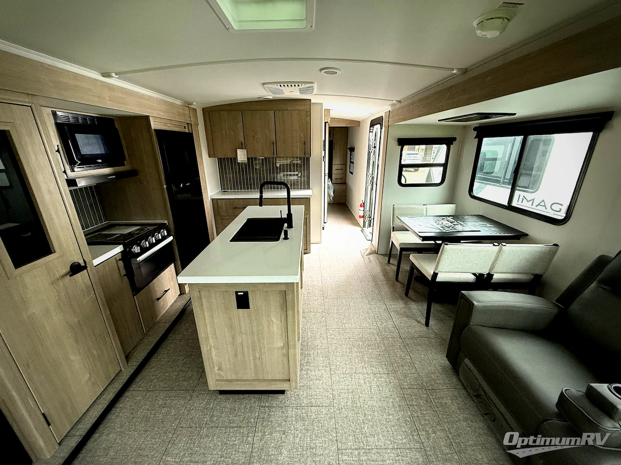 2025 Grand Design Imagine 2970RL Photo 5