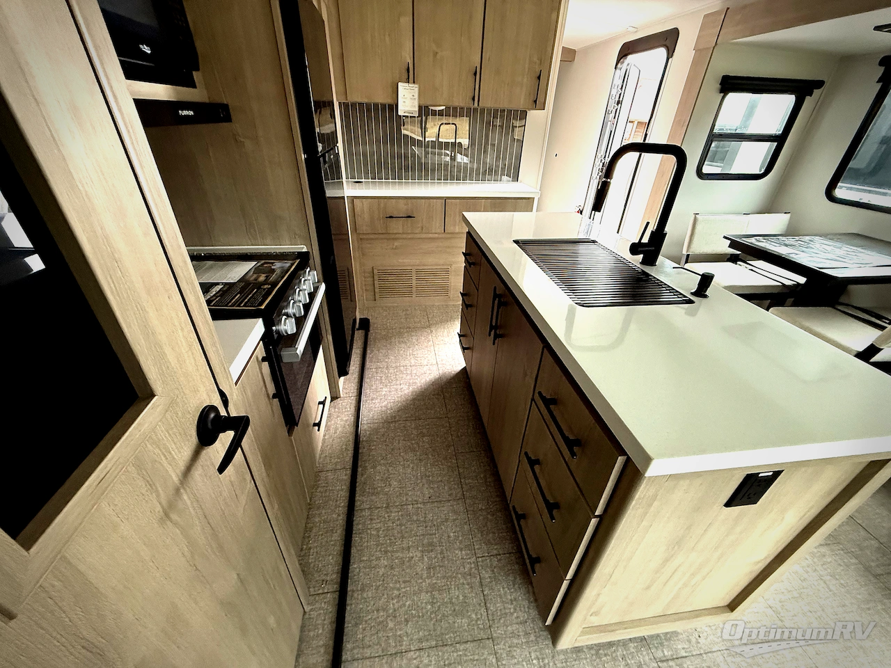 2025 Grand Design Imagine 2970RL Photo 12