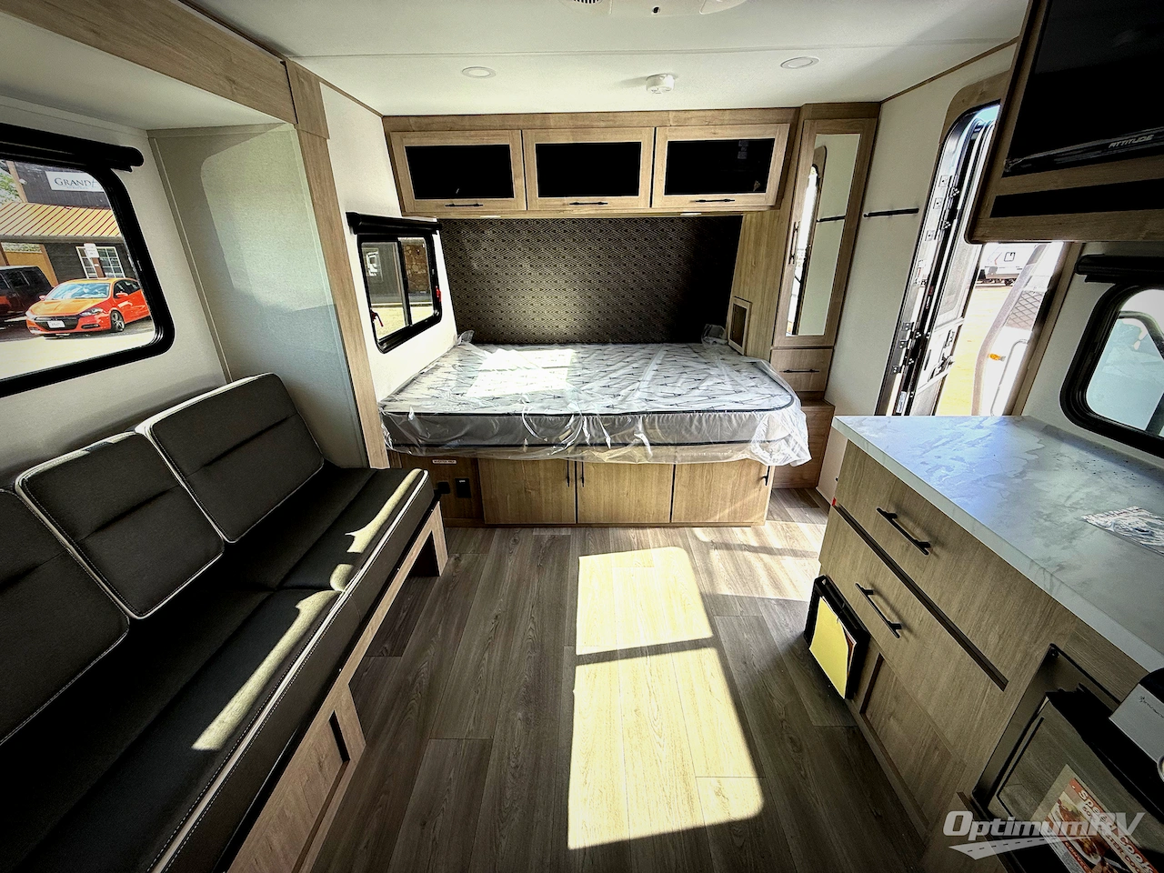 2026 Grand Design Imagine AIM 16MLA Photo 5