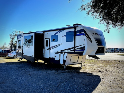 Used 2019 Keystone Impact 341 Featured Photo