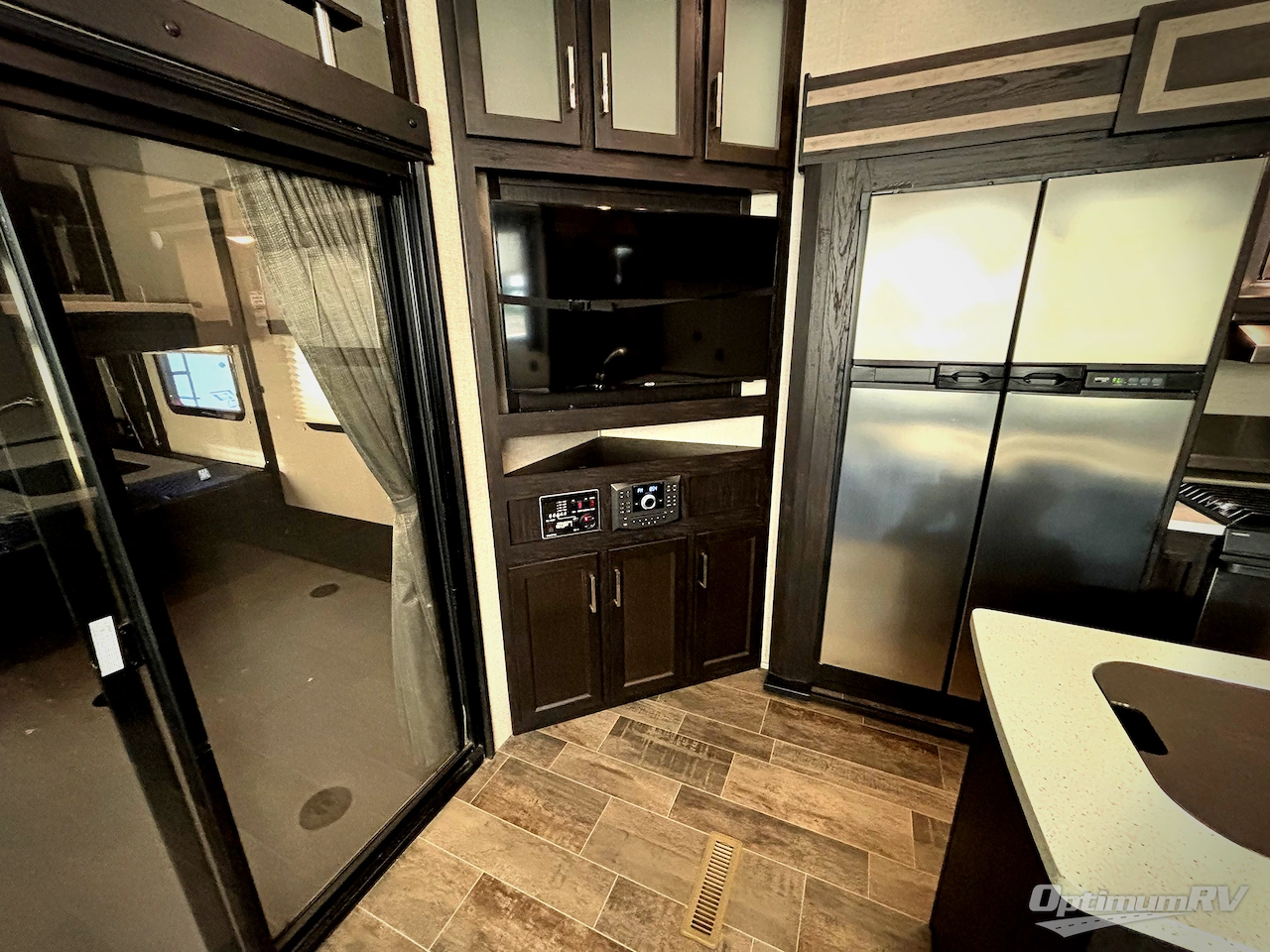 2019 Keystone Impact 341 Photo 12