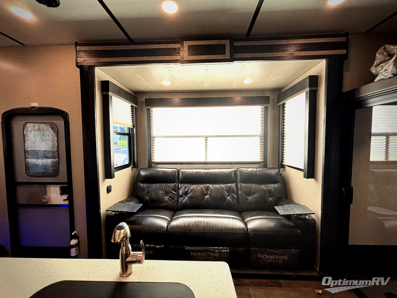 2019 Keystone Impact 341 Photo 15