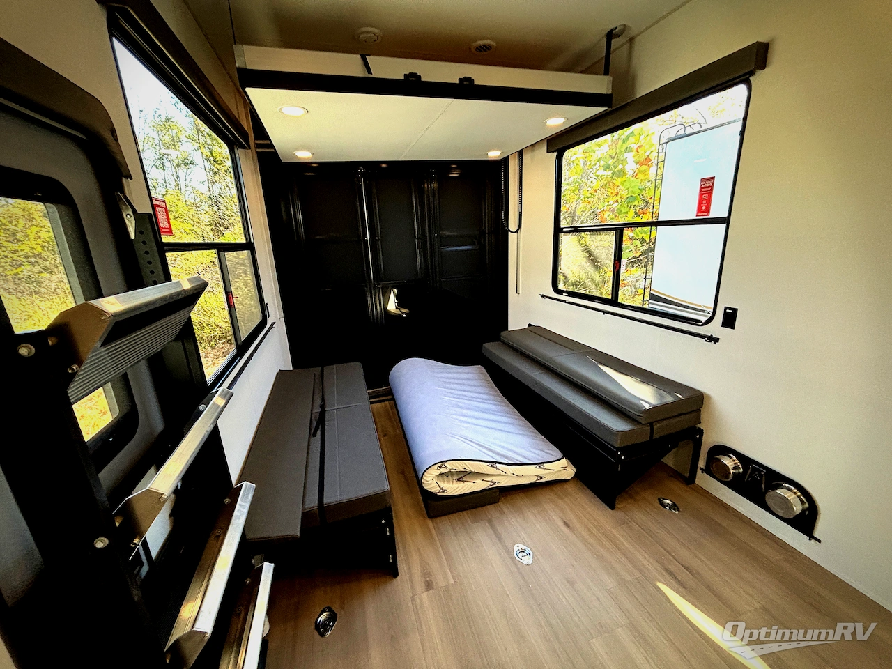 2026 Grand Design Momentum G-Class 350G Photo 12