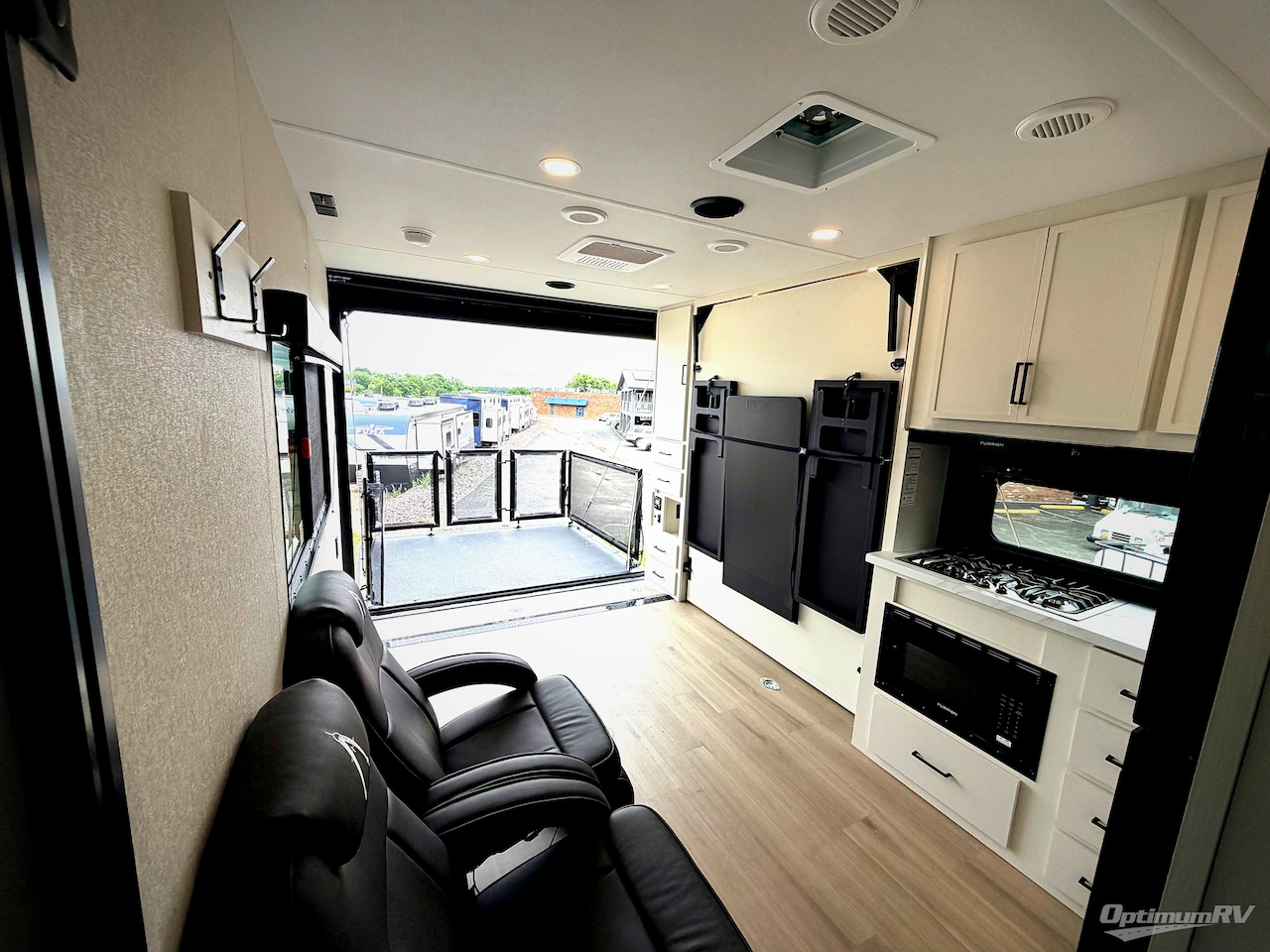 2026 Grand Design Momentum MAV 17MAV Photo 6