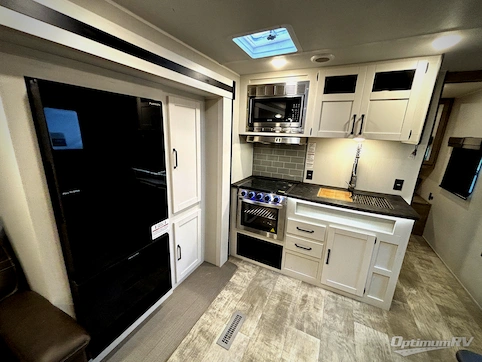 2024 Palomino Puma 25BHS RV Photo 2