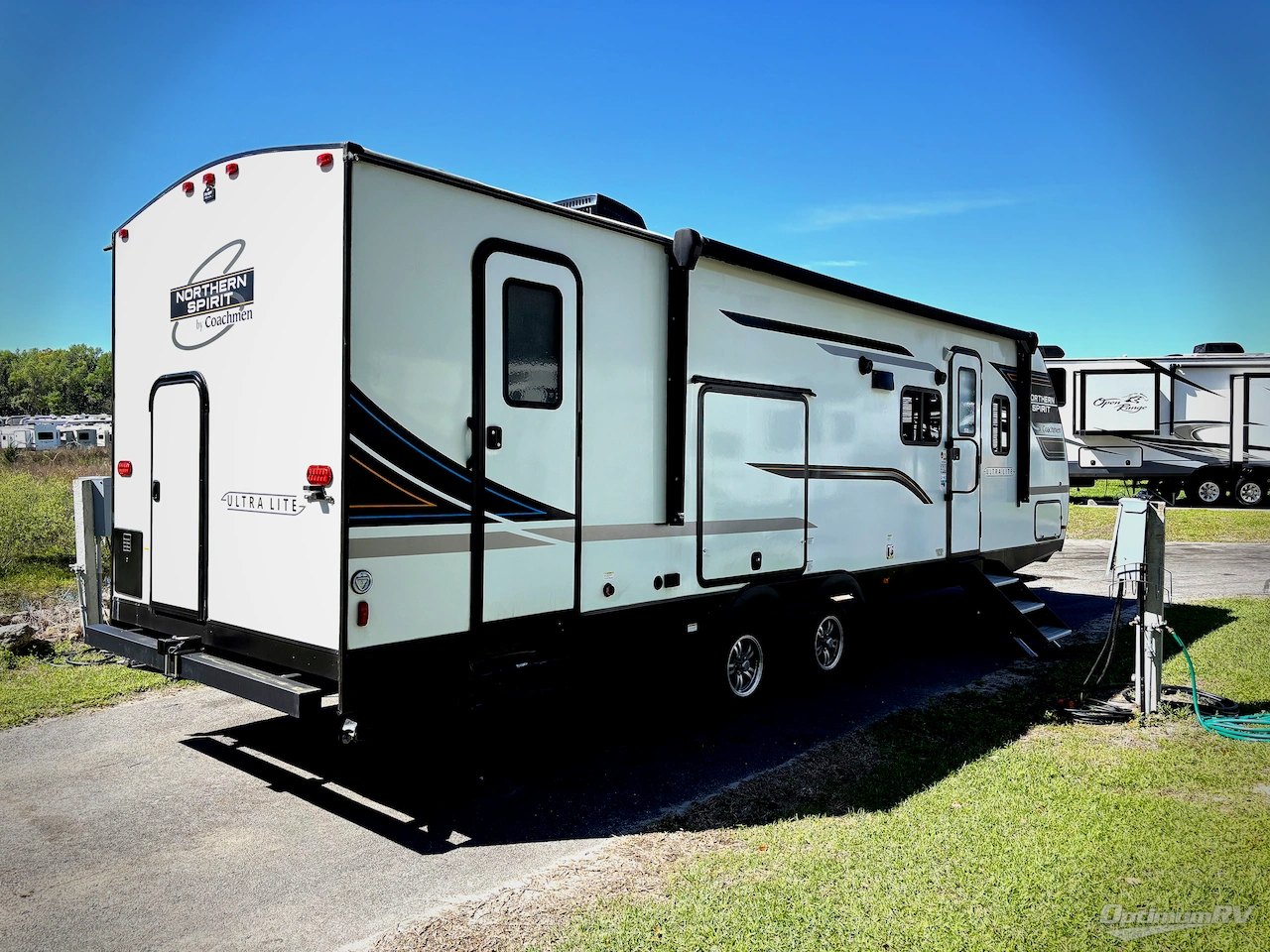 2023 Coachmen Northern Spirit Ultra Lite 2963BH Photo 2