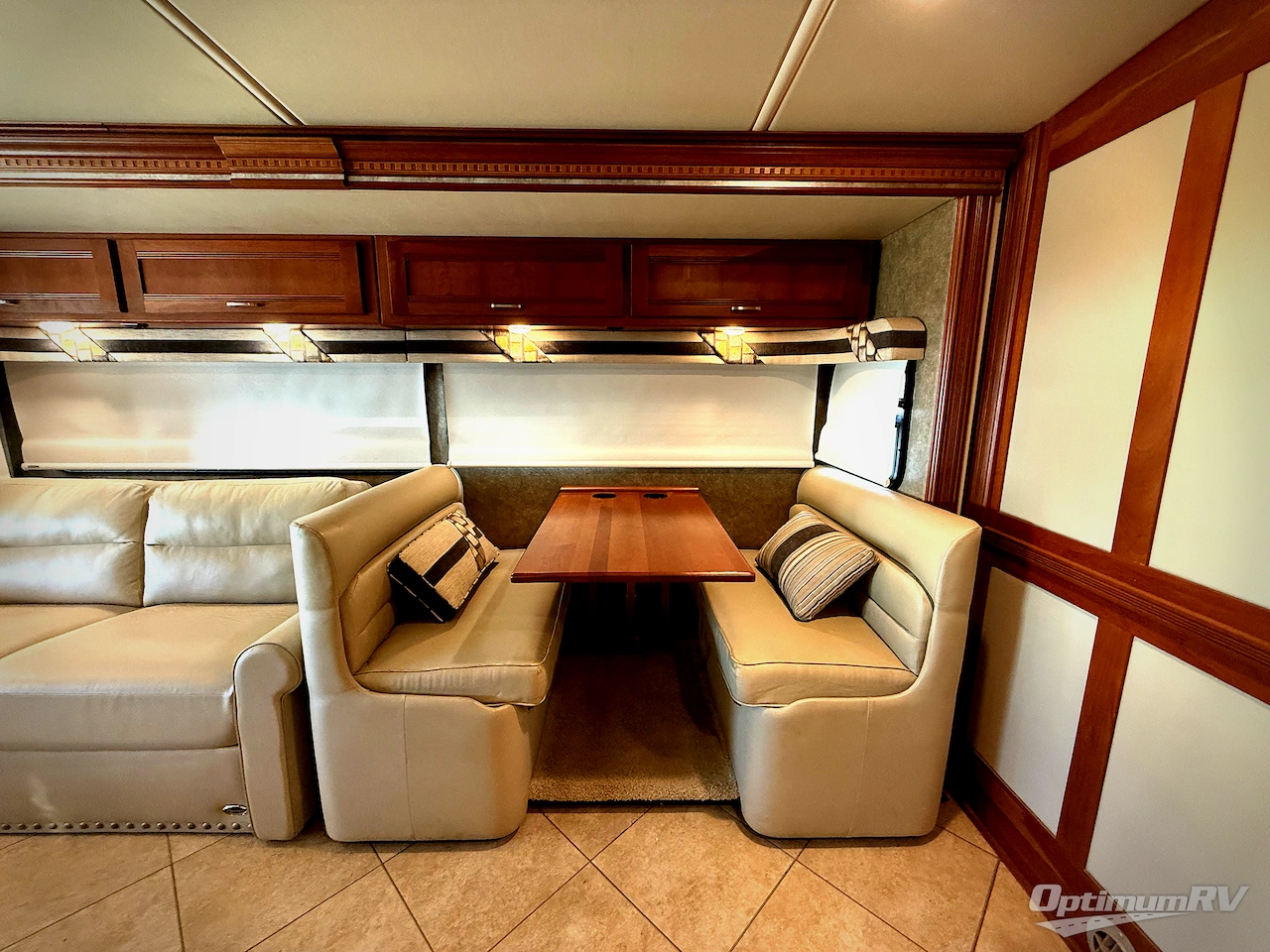 2016 Winnebago Forza 36G Photo 5