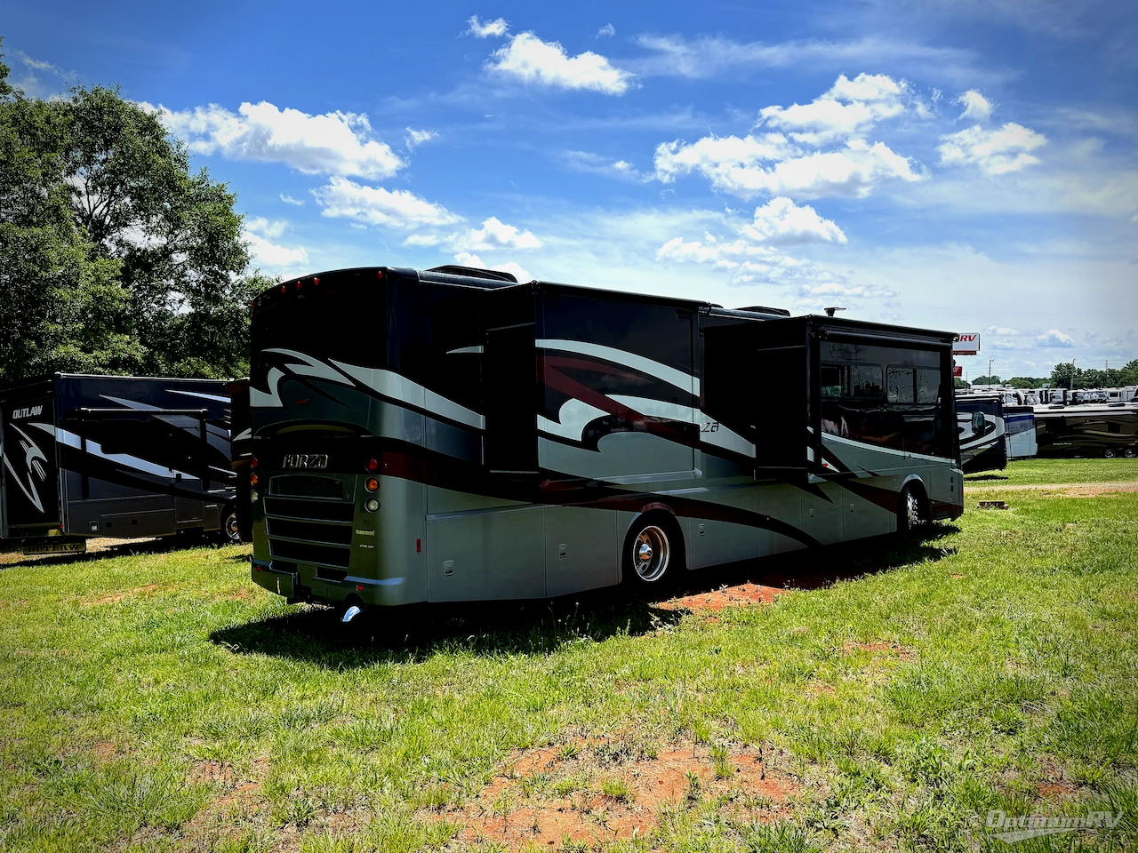 2016 Winnebago Forza 36G Photo 26