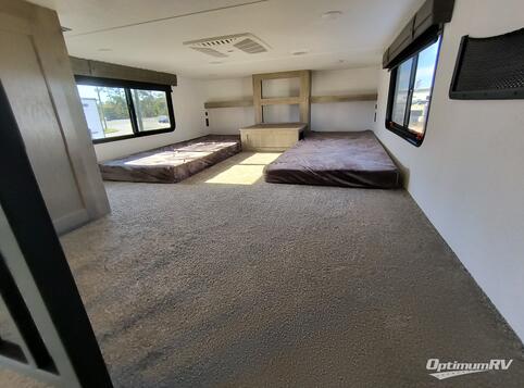 2025 Palomino Puma Destination 402LFT RV Photo 4