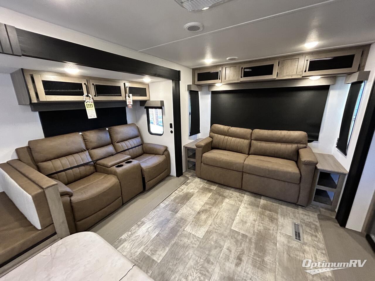 2025 Palomino Puma 31RLQS Photo 6
