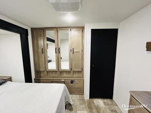 2025 Palomino Puma 31RLQS RV Photo 4