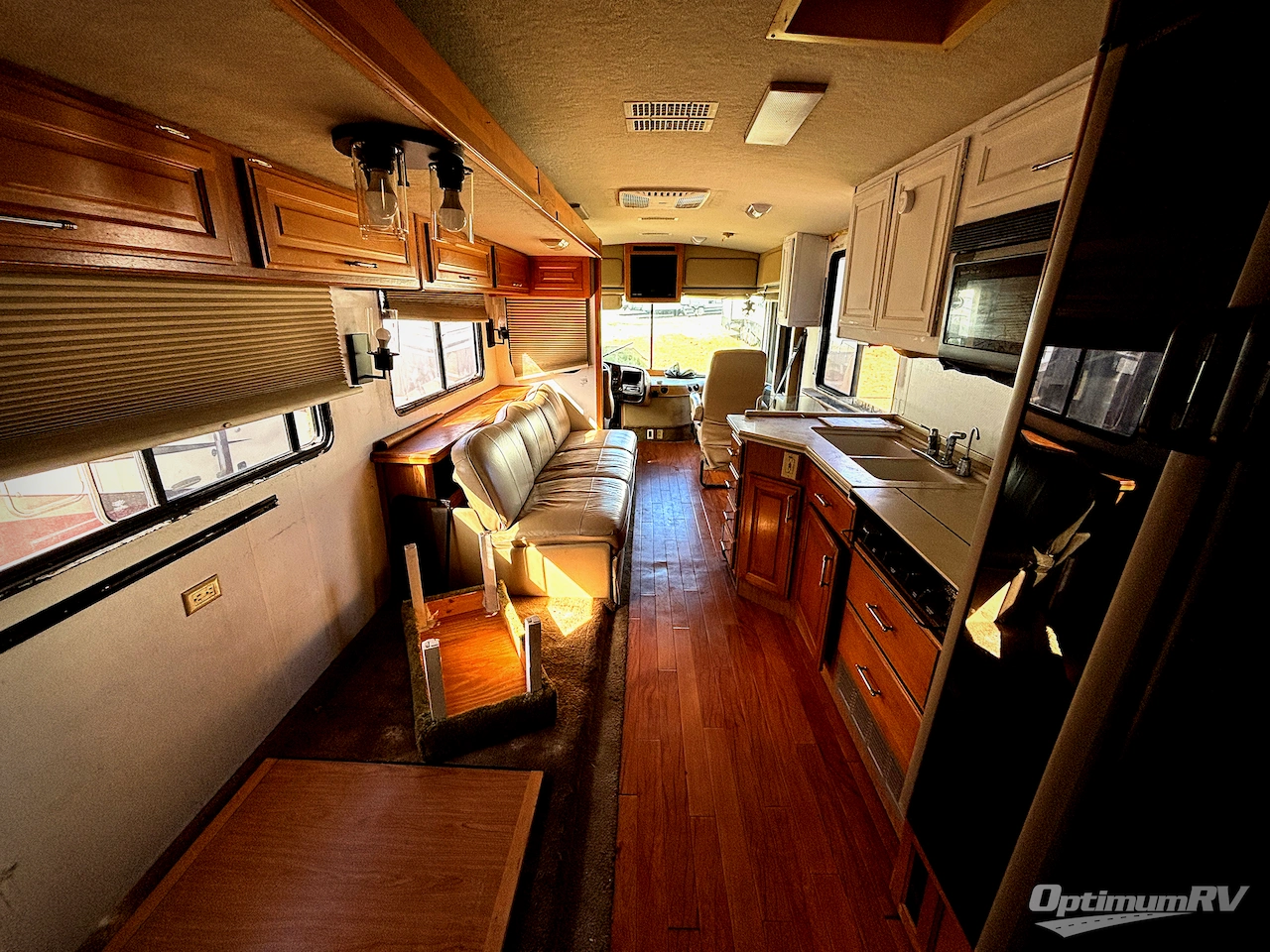 1998 Fleetwood Discovery 36 Photo 11