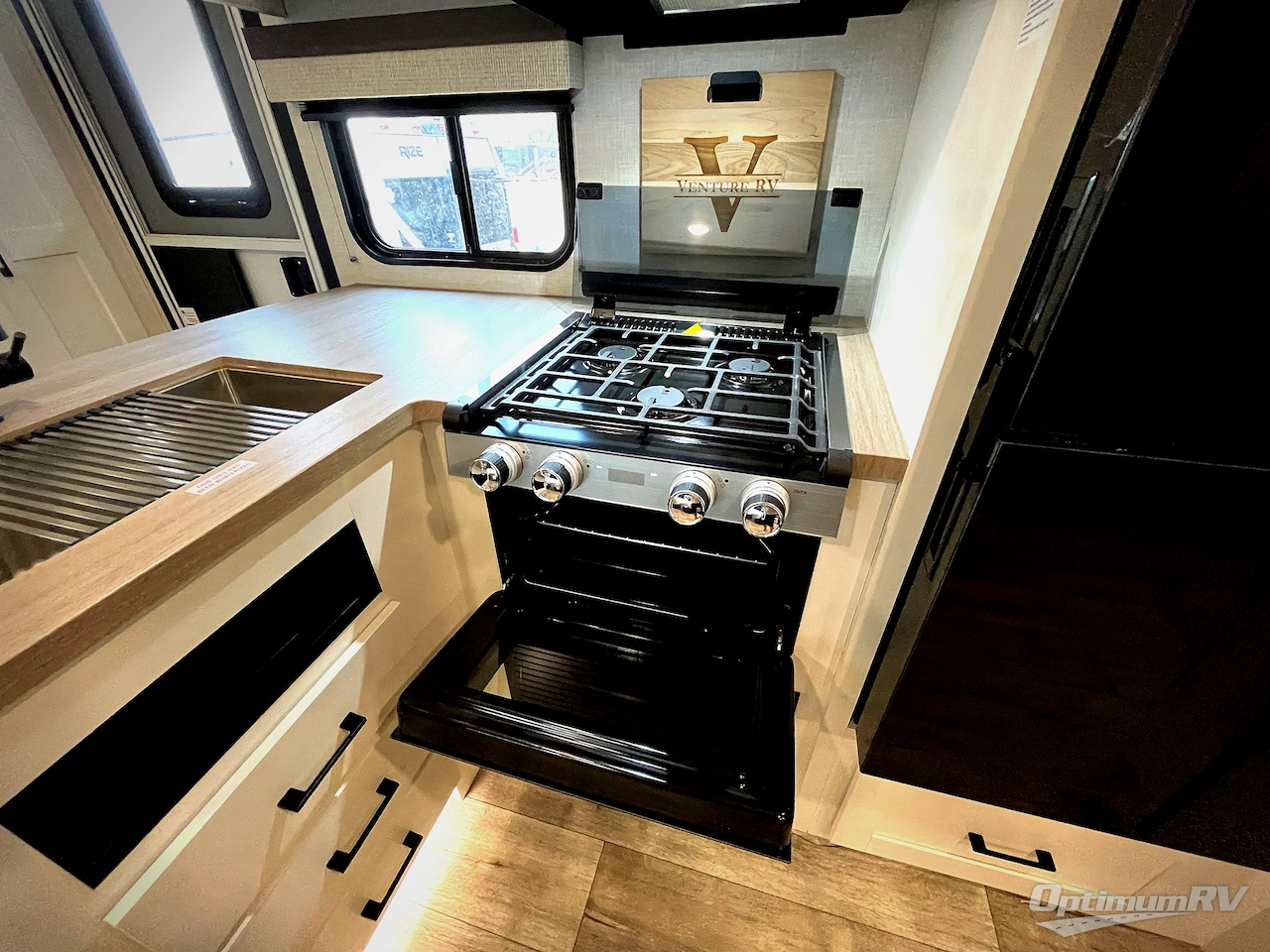 2025 Venture Sienna SA281VQB Photo 18