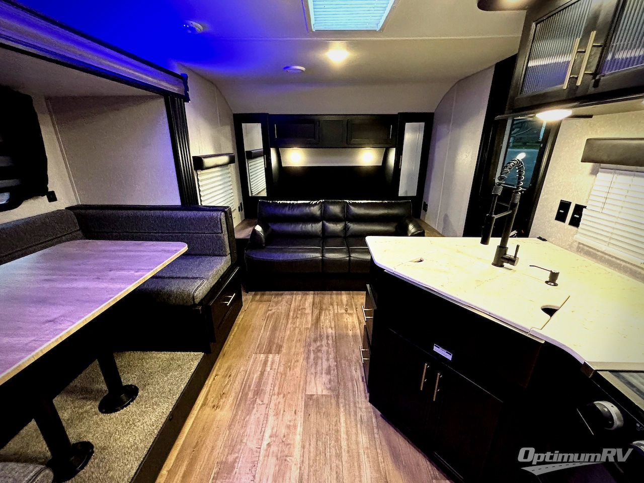 2022 Forest River Cherokee Grey Wolf 27RR Photo 4