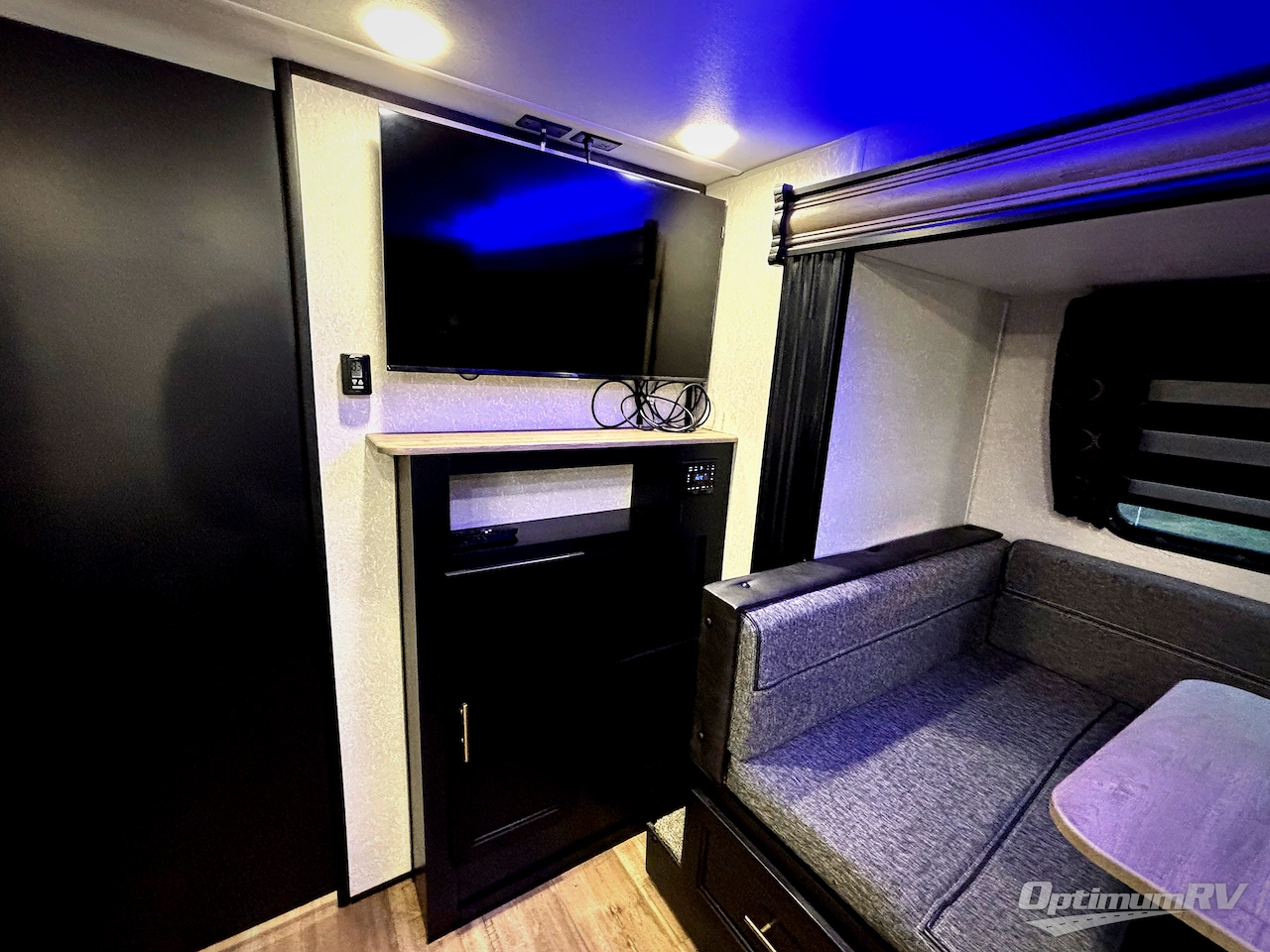 2022 Forest River Cherokee Grey Wolf 27RR Photo 9