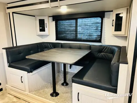 2022 Coachmen Apex Ultra-Lite 245BHS RV Photo 2