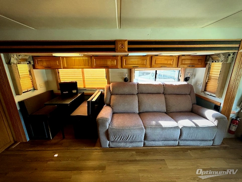 2003 Newmar Dutch Star 4004 RV Photo 2