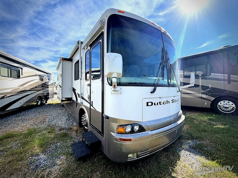 Used 2003 Newmar Dutch Star 4004 Featured Photo