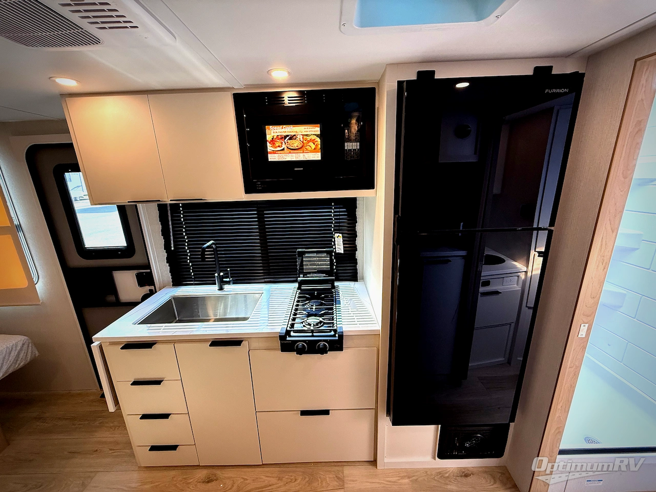 2026 Winnebago Micro Minnie 2108FBS Photo 11