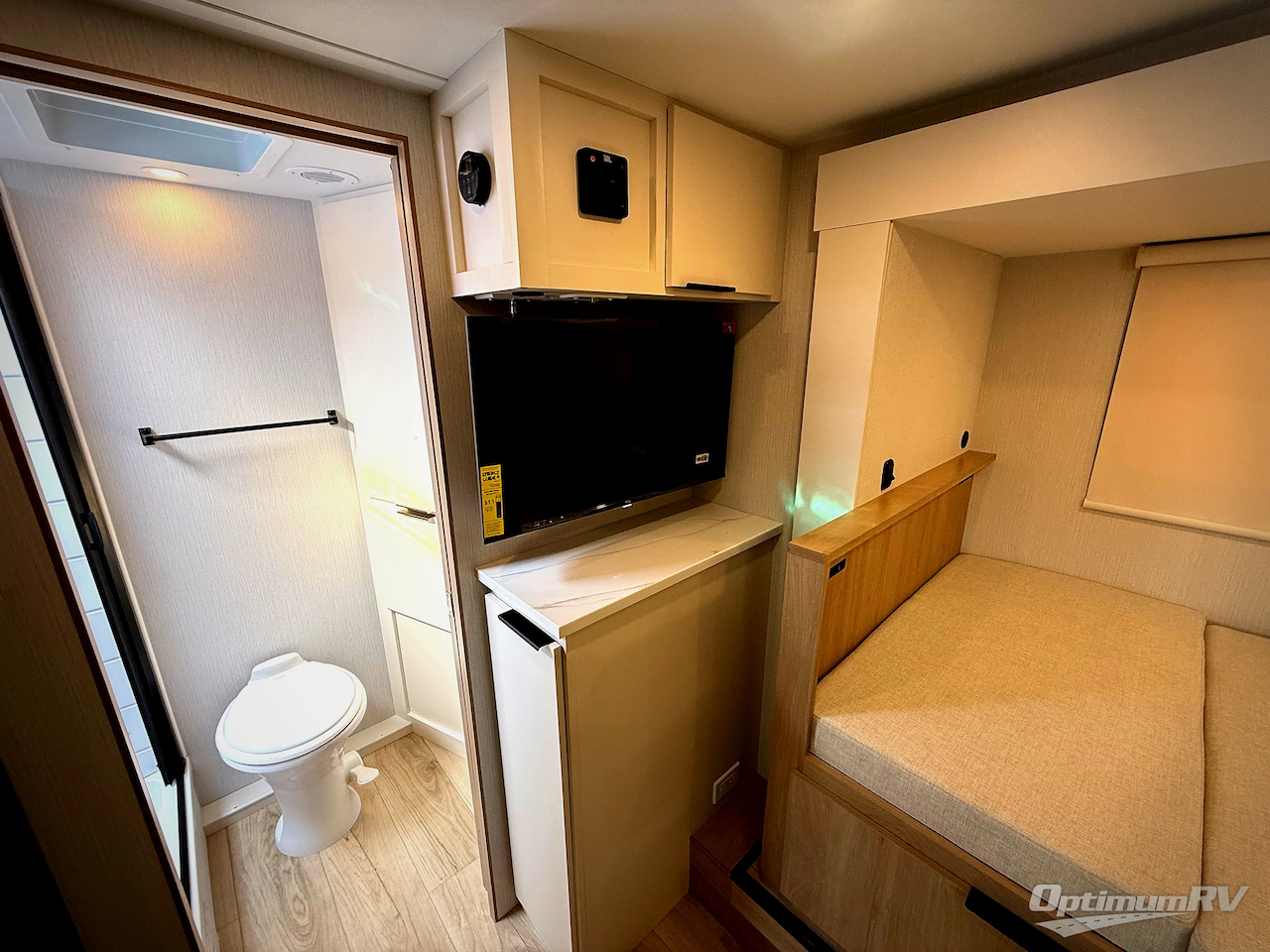 2026 Winnebago Micro Minnie 2108FBS Photo 12