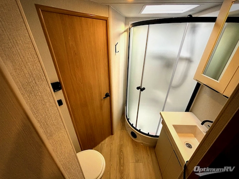 2026 Winnebago Thrive 26FKD RV Photo 4