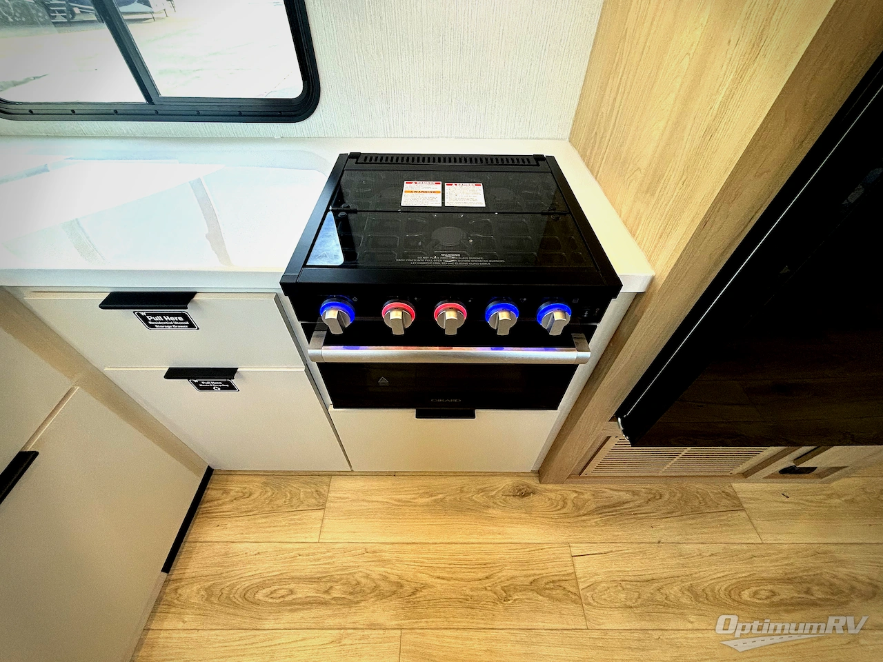 2026 Winnebago Thrive 26FKD Photo 10