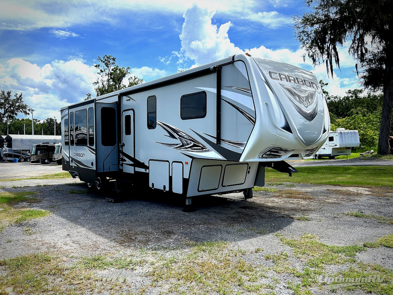 2019 Keystone Carbon 357 Photo 1